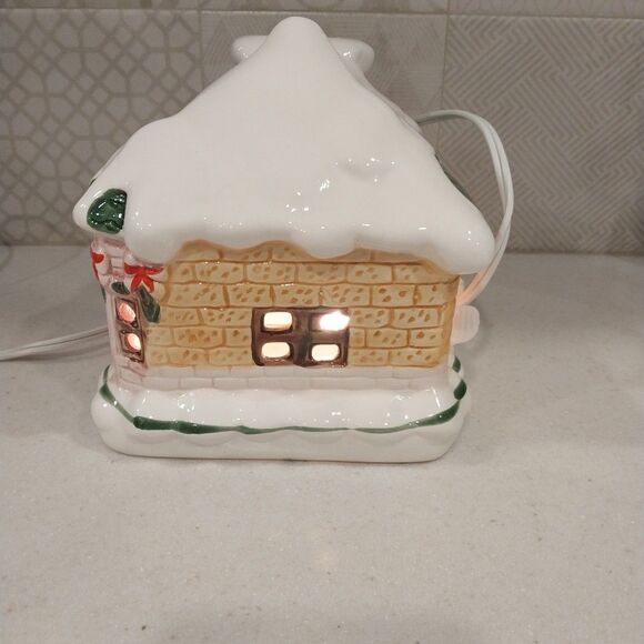 Vintage 80's Christmas Around The World Lighted Snowhouse House Of Lloyd Decor - Picture 6 of 16